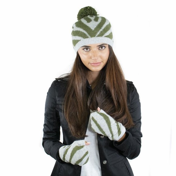 Portolano Cashmere Zebra Slouchy Hat with Pom Pom Light Grey/Olive Green - Picture 3 of 3